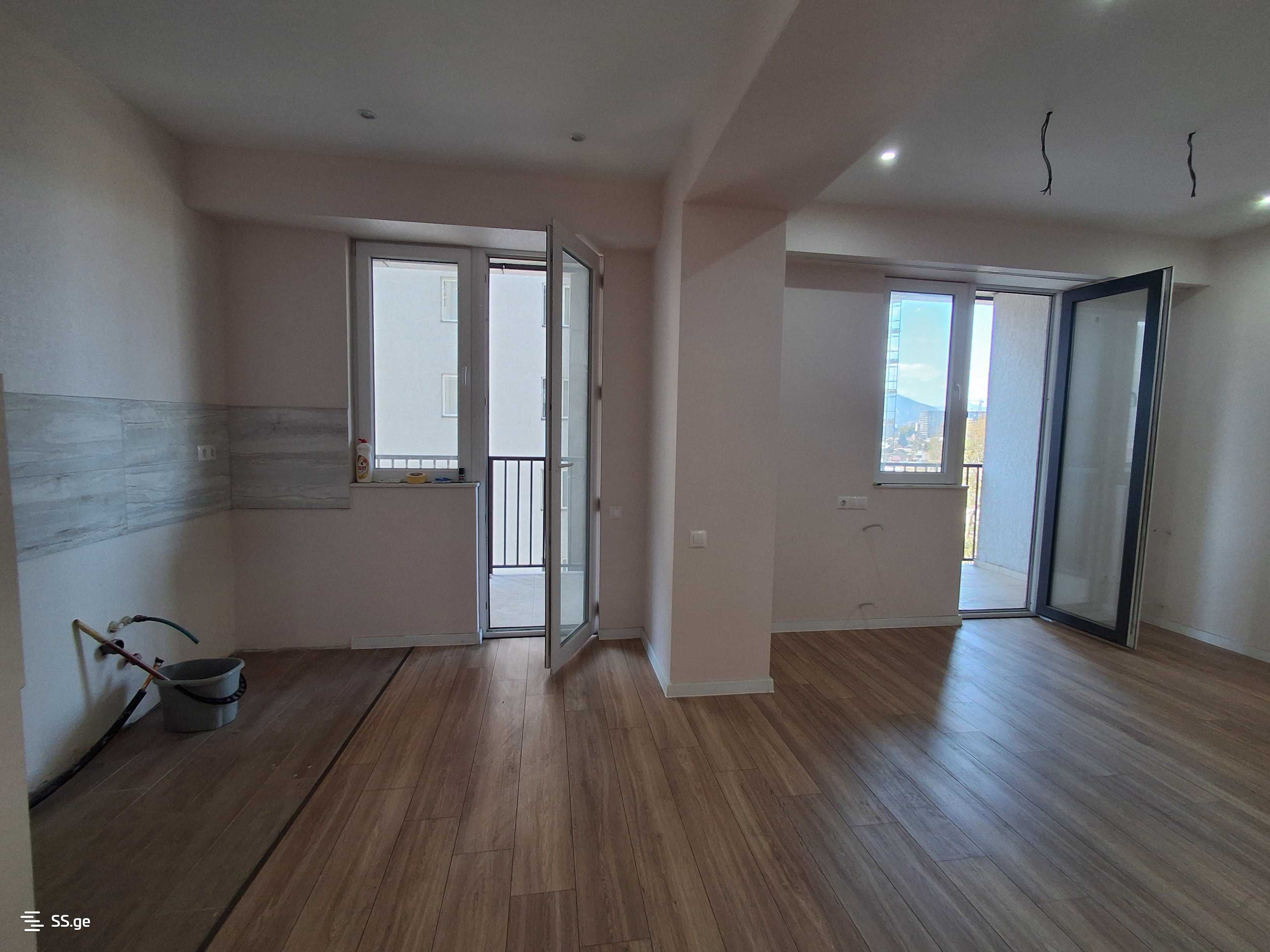 Продажа 3-комната Квартира view 2