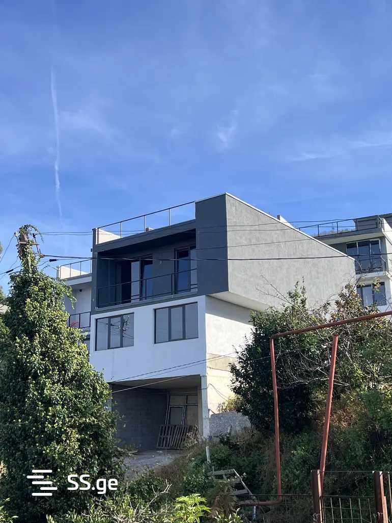5 Room Private House For Sale view 1