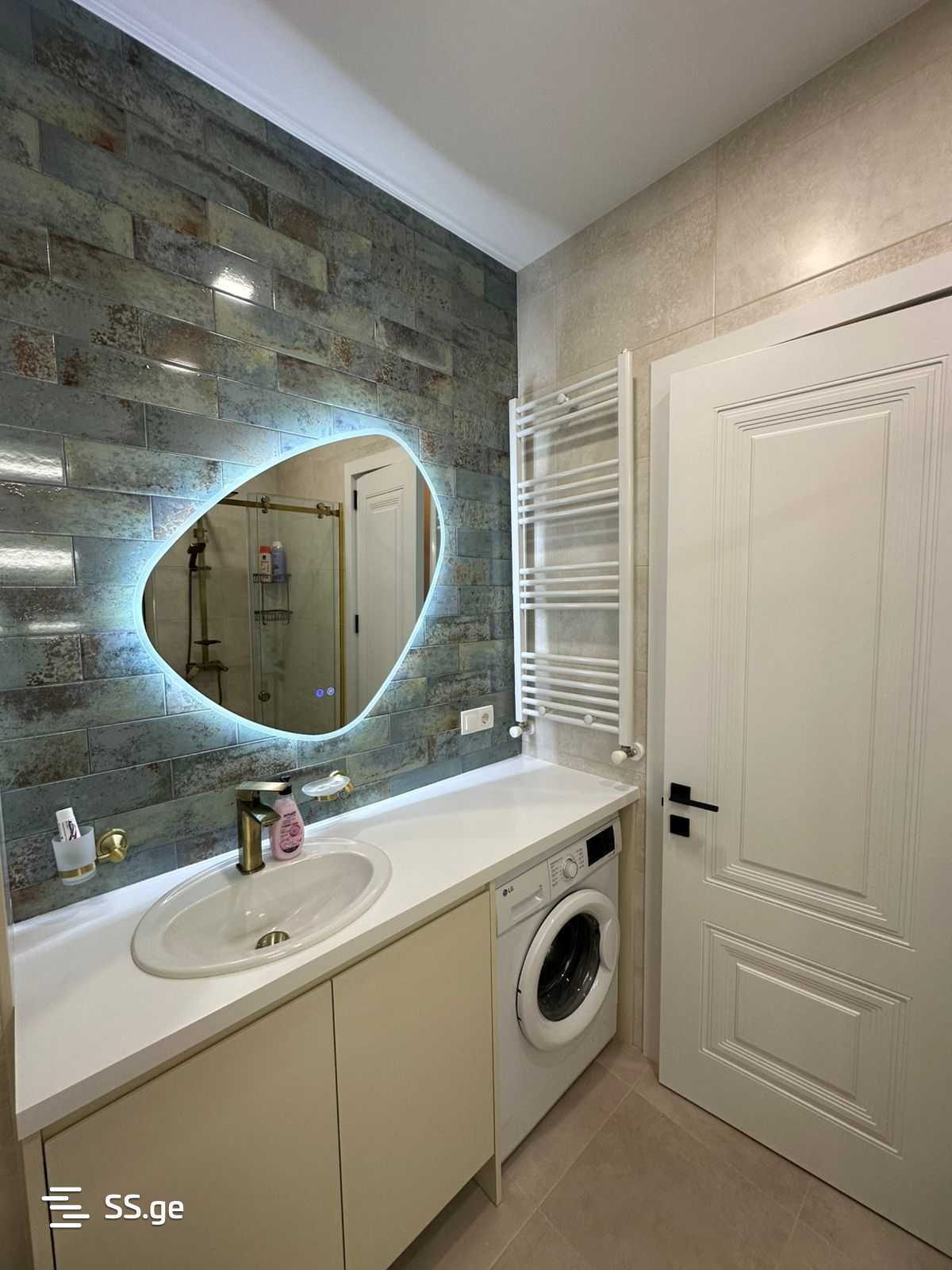 2 Room Flat Daily Rent. Mukhiani view 3