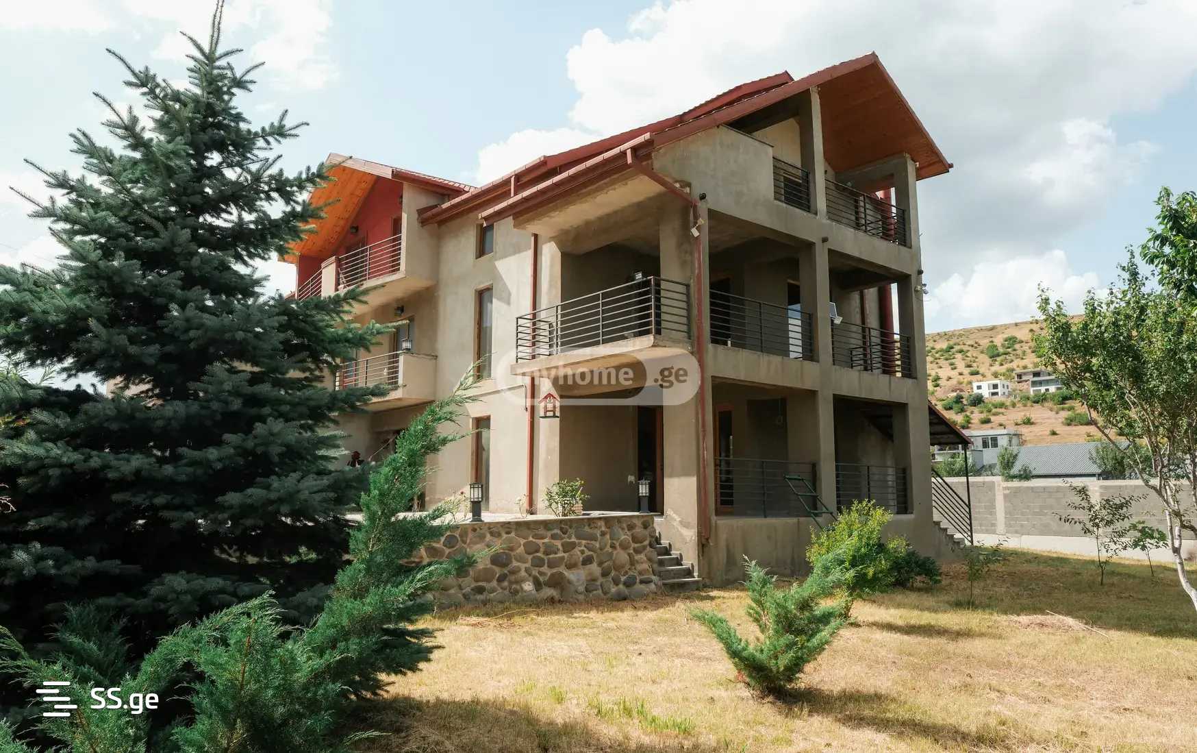 7 Room Private House For Sale view 1