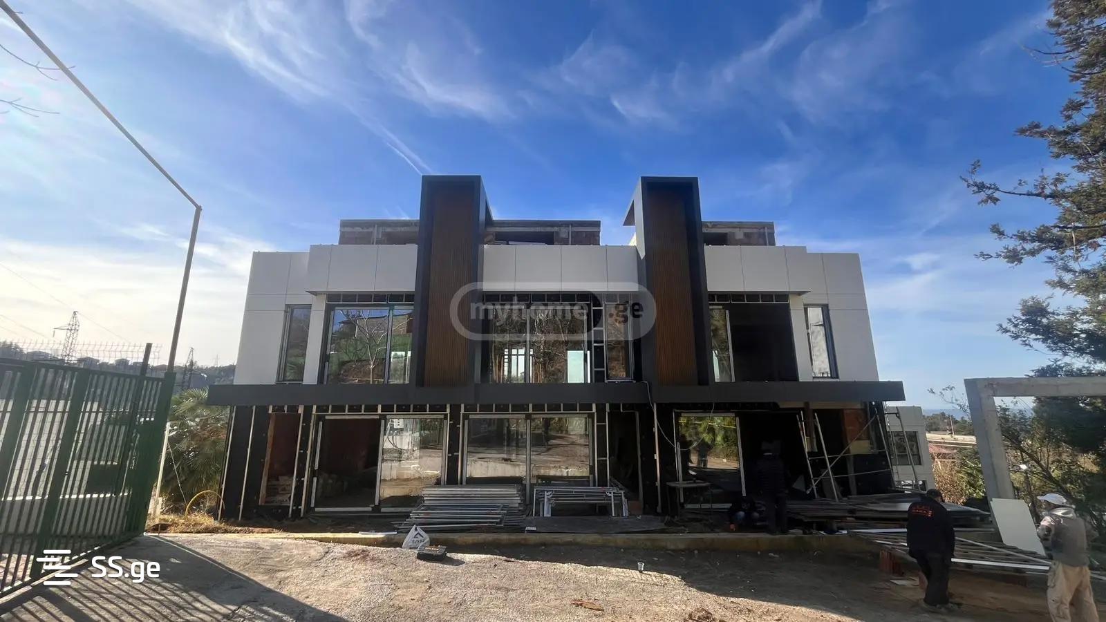 5 Room Private House For Sale view 4