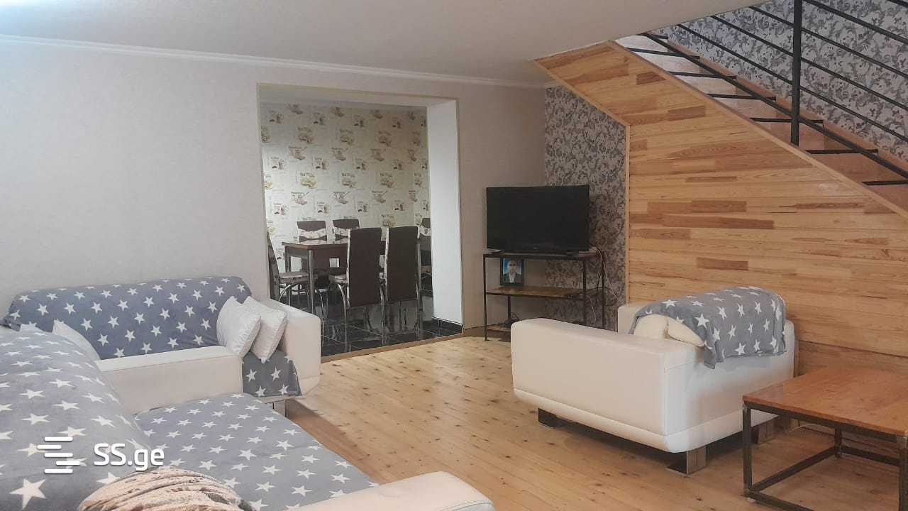 7 Room Private House For Sale view 2