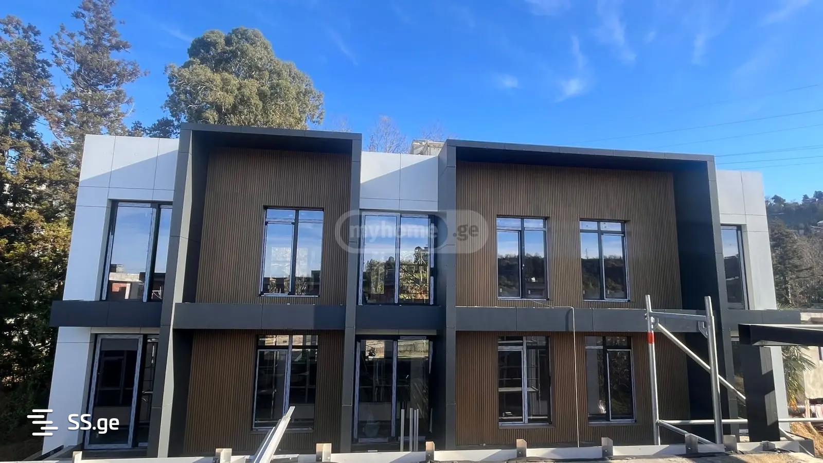 5 Room Private House For Sale view 1