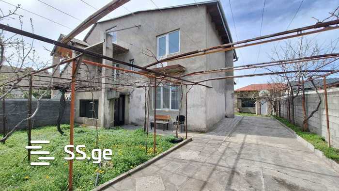 7 Room Private House For Sale view 1