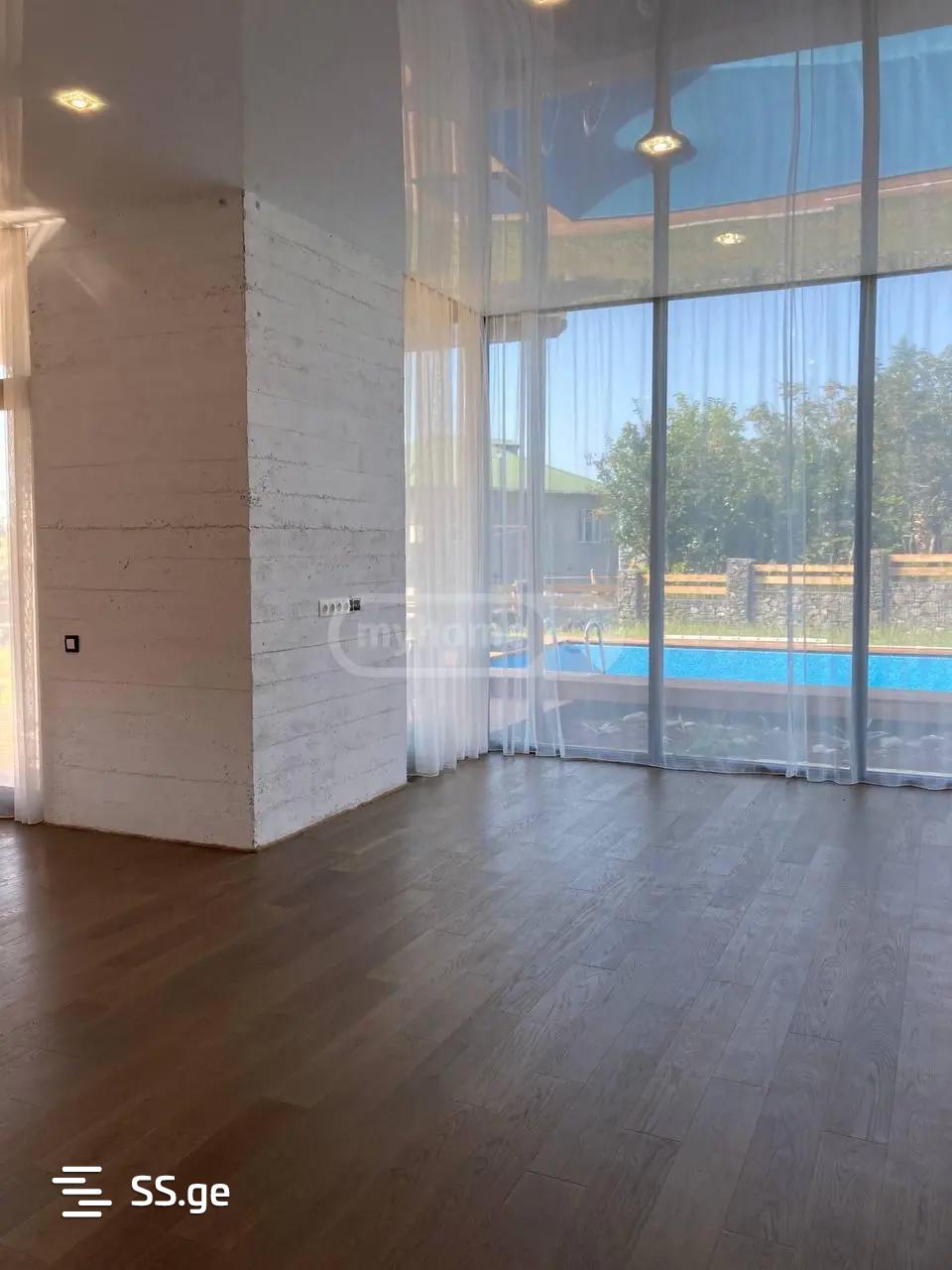 6 Room Summer Cottage For Sale view 3
