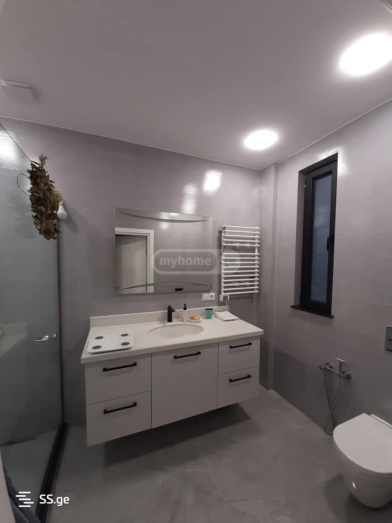 6 Room Private House For Sale view 4