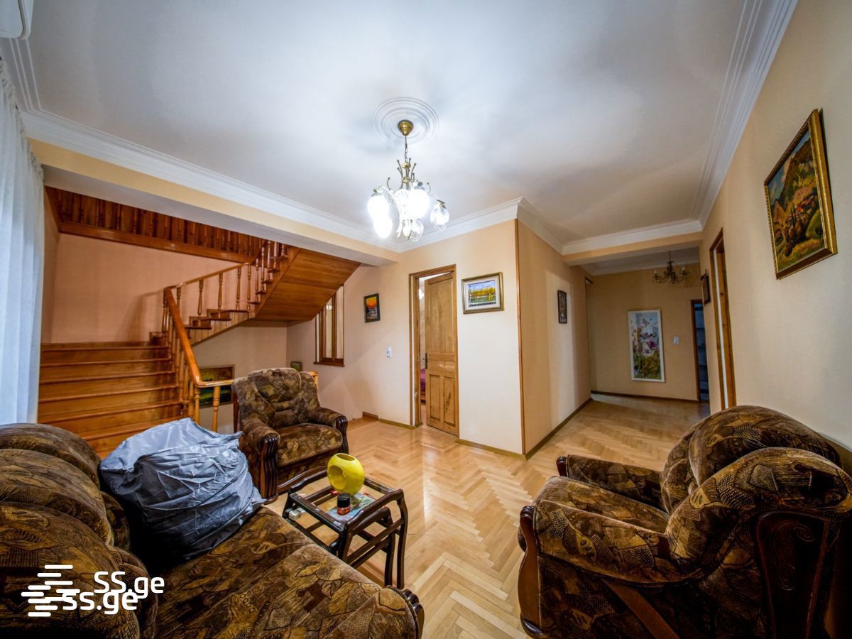 10 Room Private House For Sale view 11