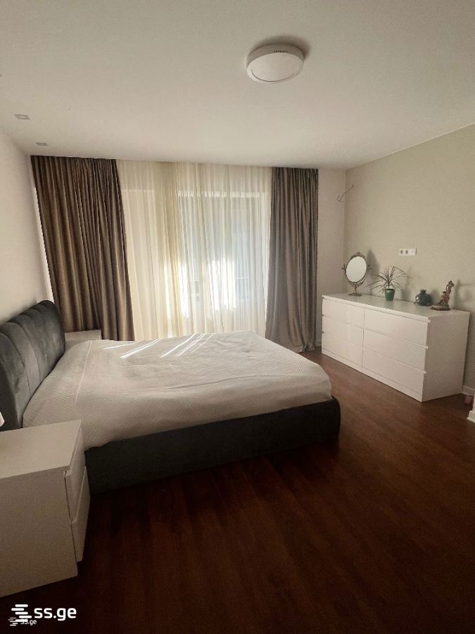 4 room Flat For Rent. Vake - Vista 5