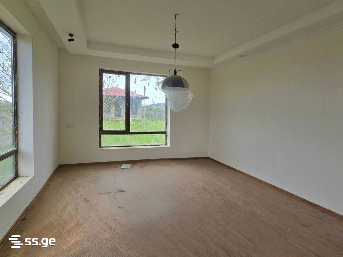 3 Room Private House For Sale view 5
