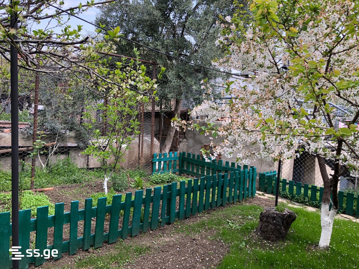 7 Room Private House For Sale view 15