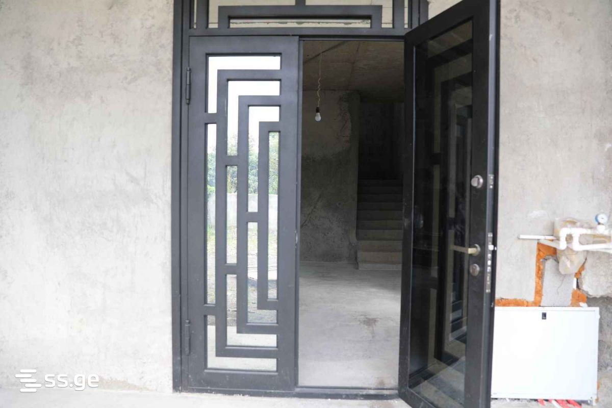 4 Room Private House For Sale view 6