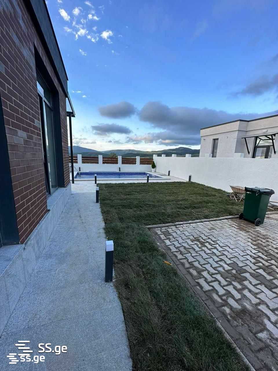 5 Room Private House For Sale view 2