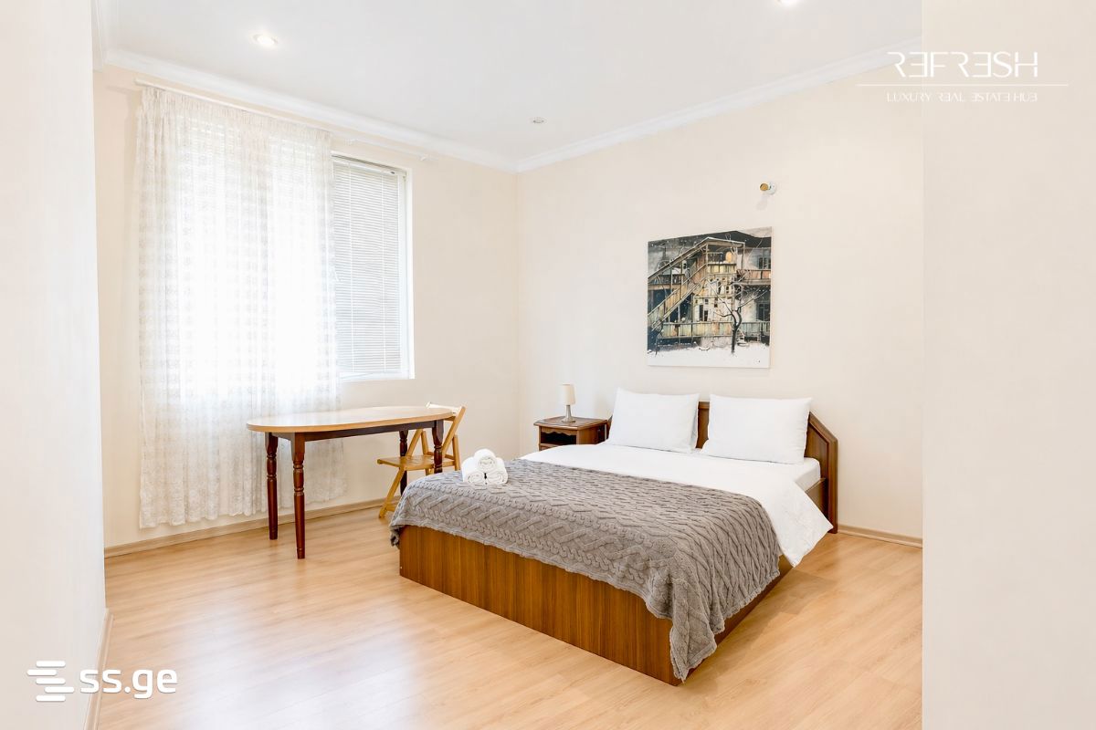 8 Room Private House For Rent. Vake, 2 of 12