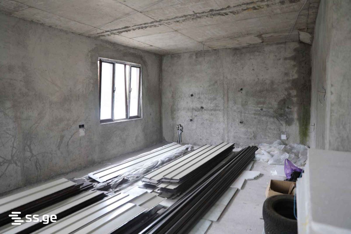 4 Room Private House For Sale view 2