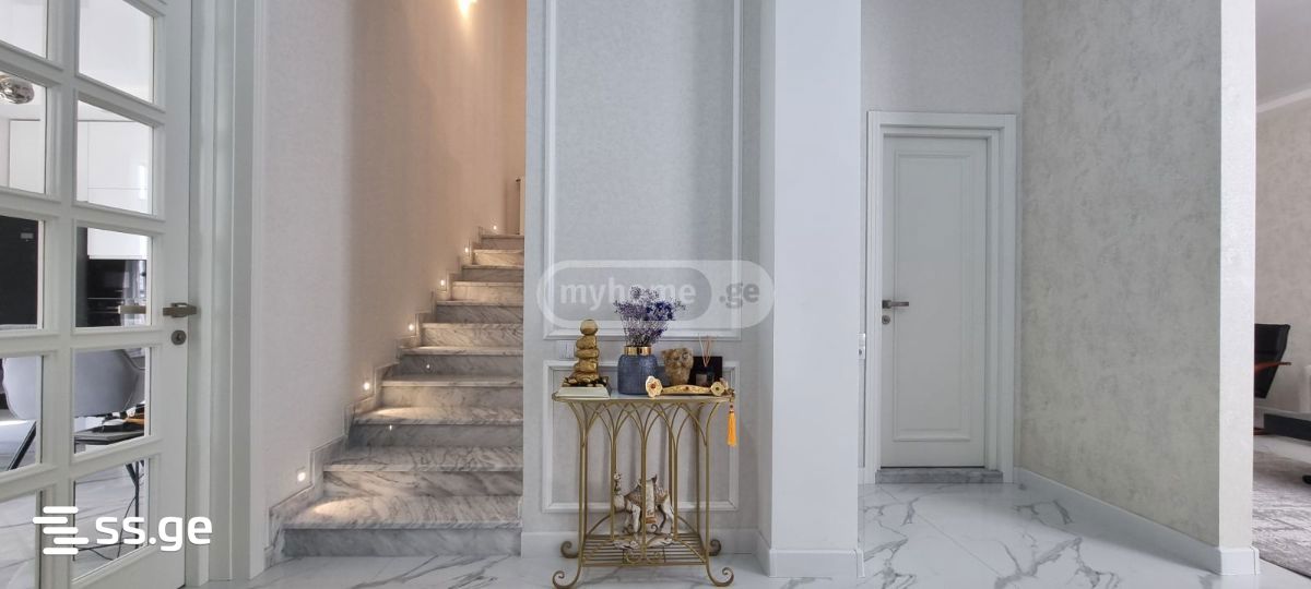 7 Room Private House For Sale view 32
