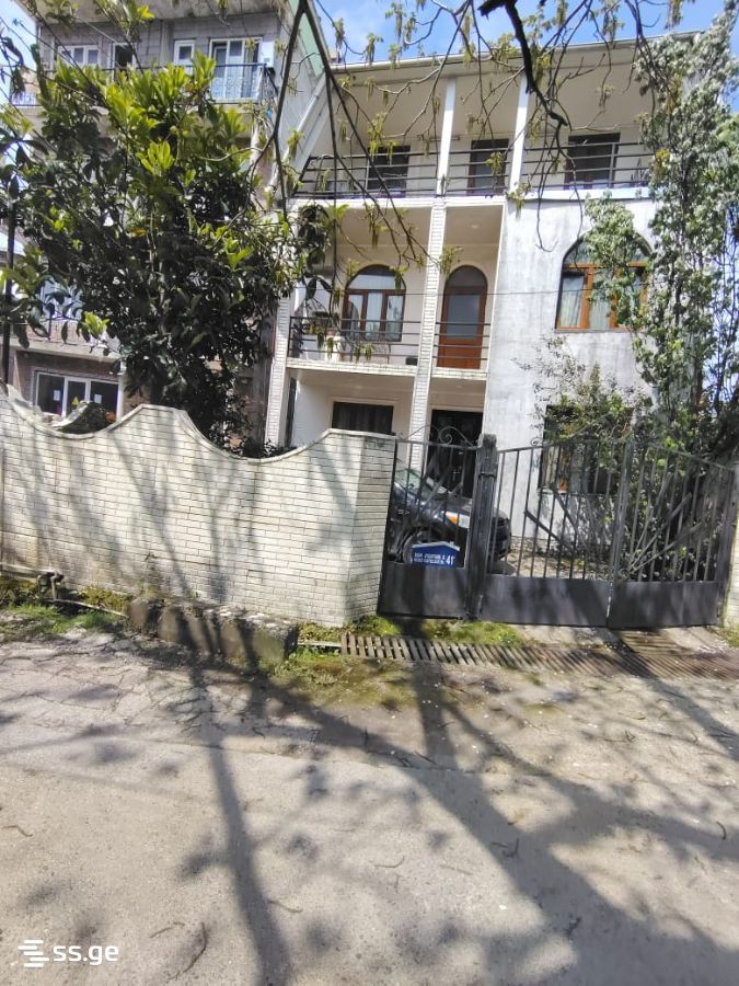 იყიდება სასტუმრო ბათუმში