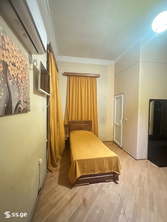 6 Room Flat Daily Rent. Telavi view 4