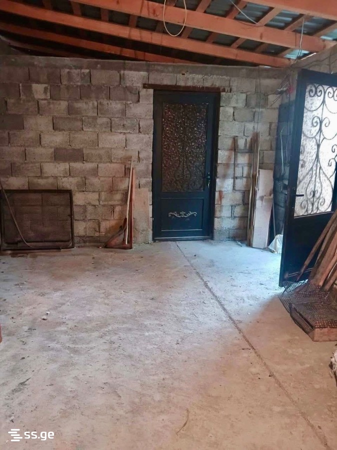 8 Room Private House For Sale view 9