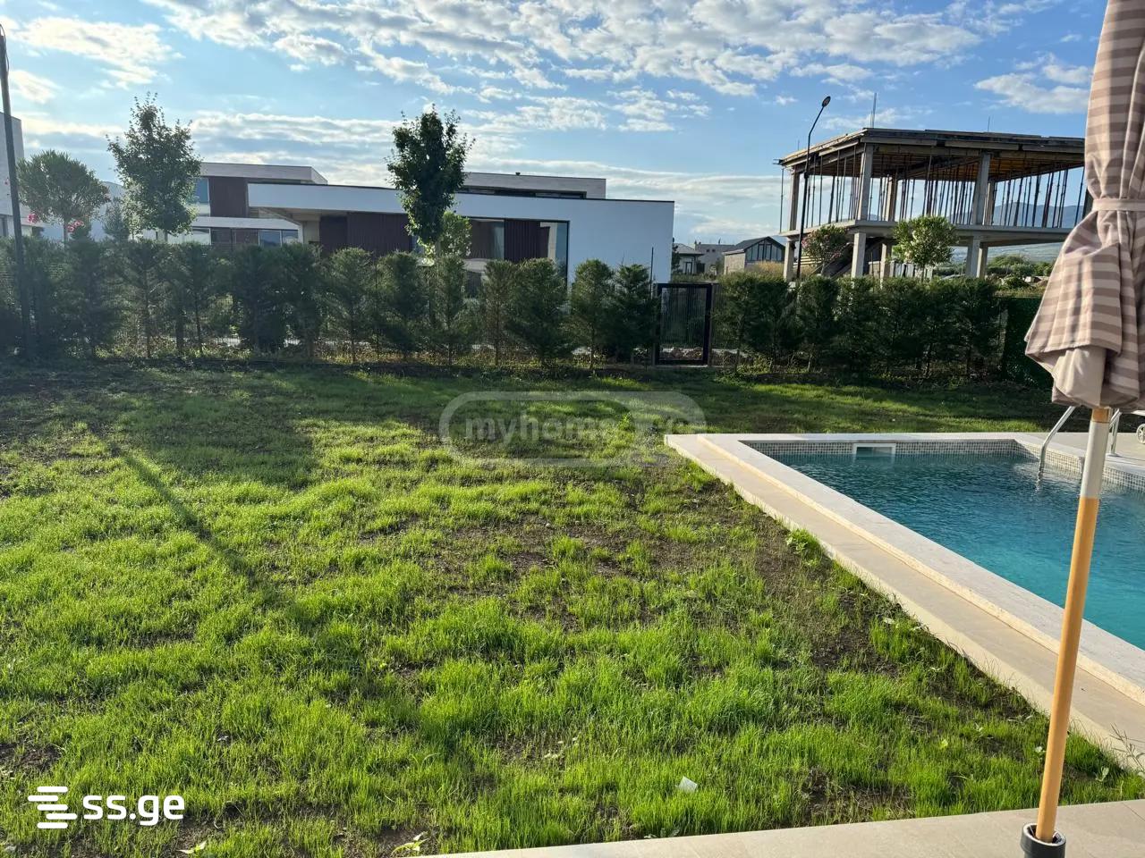 4 Room Private House For Sale view 6