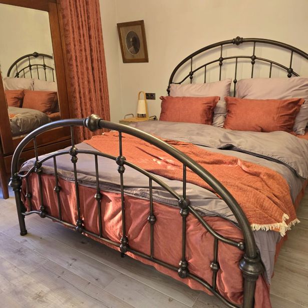 https://static.ss.ge/20260428/5_73ea1471-0714-4d35-8007-35fe1f2bf6c7_Thumb.jpg