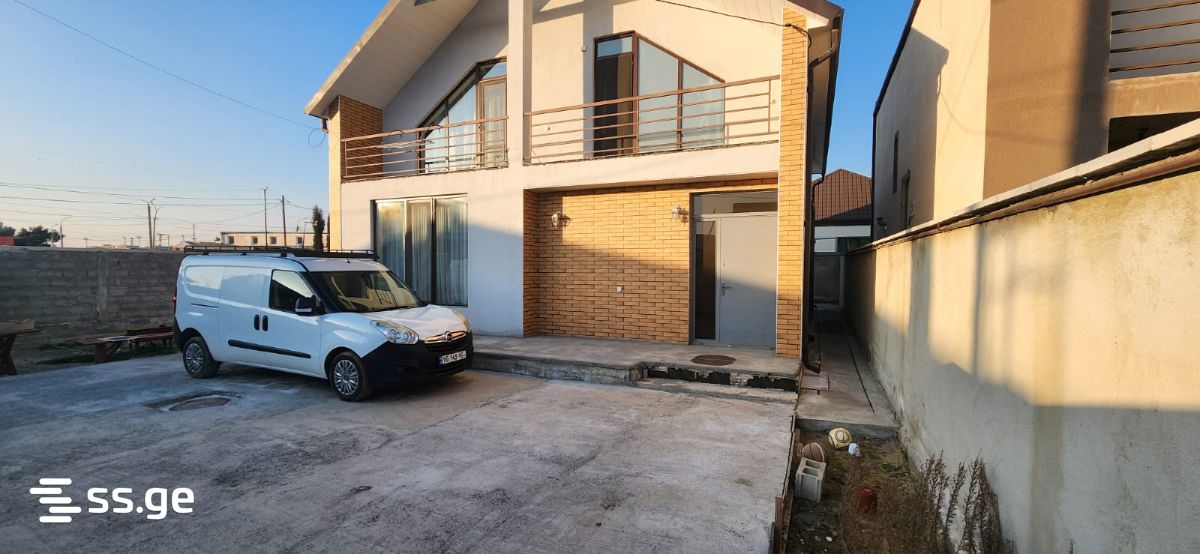 6 Room Private House For Sale, 1 of 4
