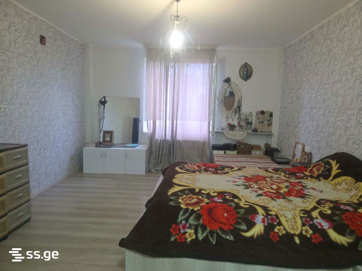 4 Room Private House For Sale view 9