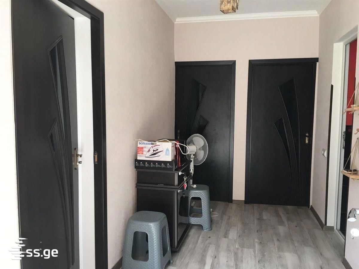 4 Room Private House For Sale view 2