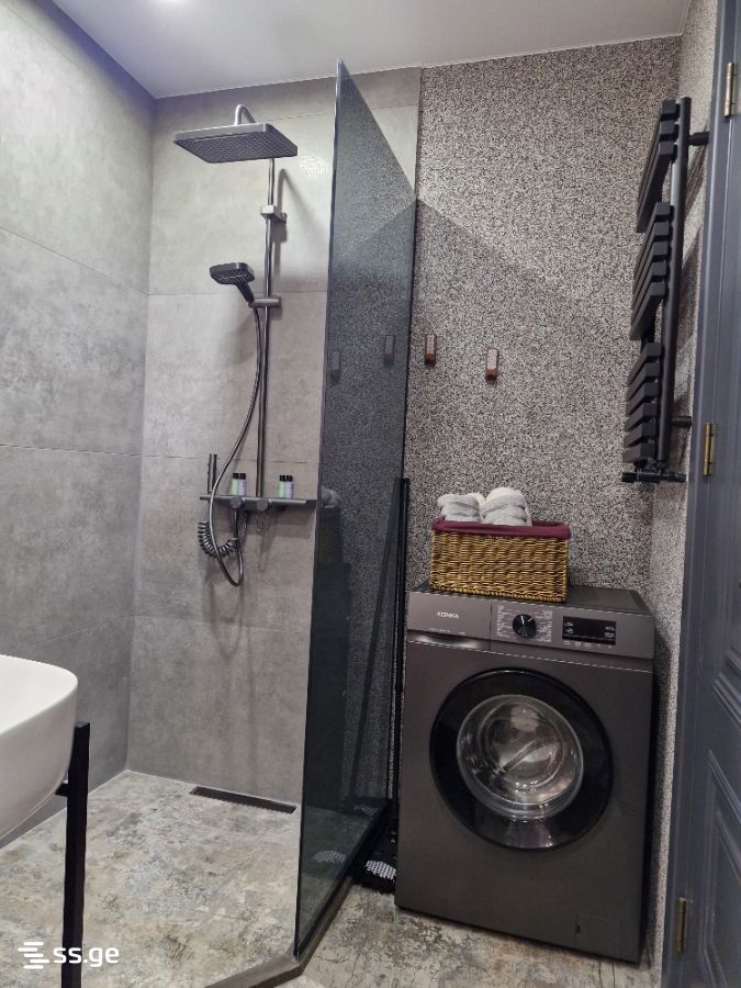 1 Room Flat Daily Rent. Digomi view 6