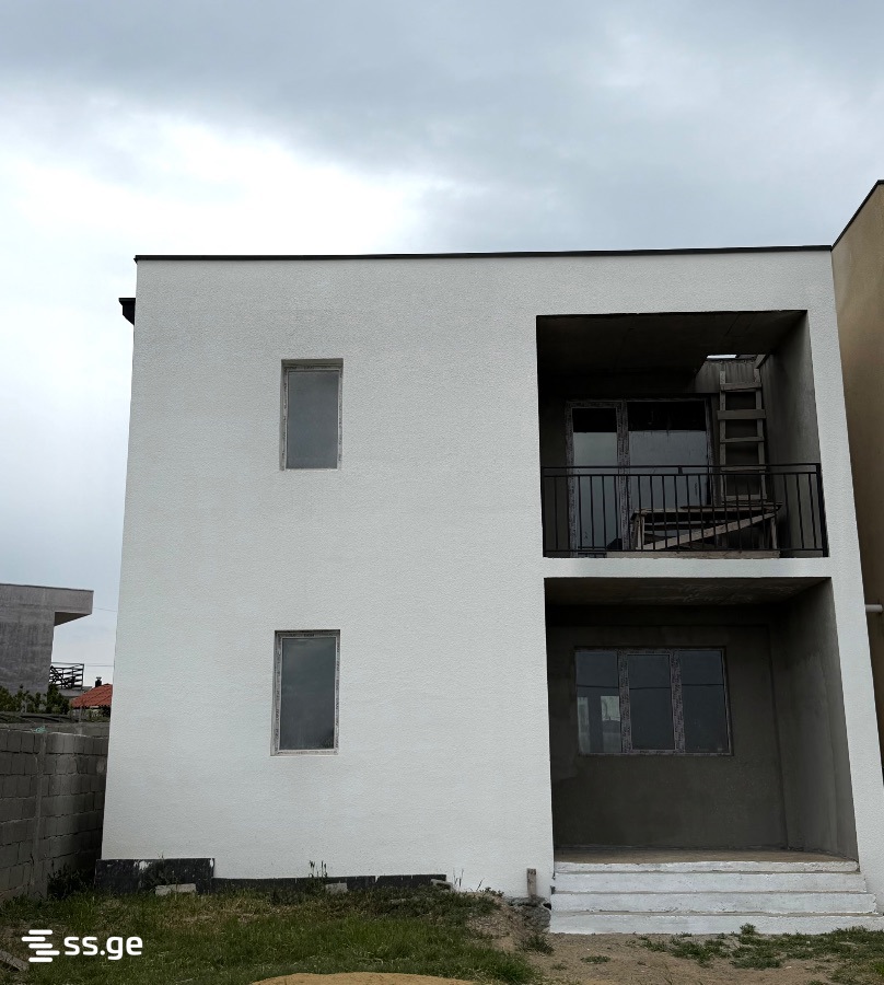 7 Room Private House For Sale, 1 of 4