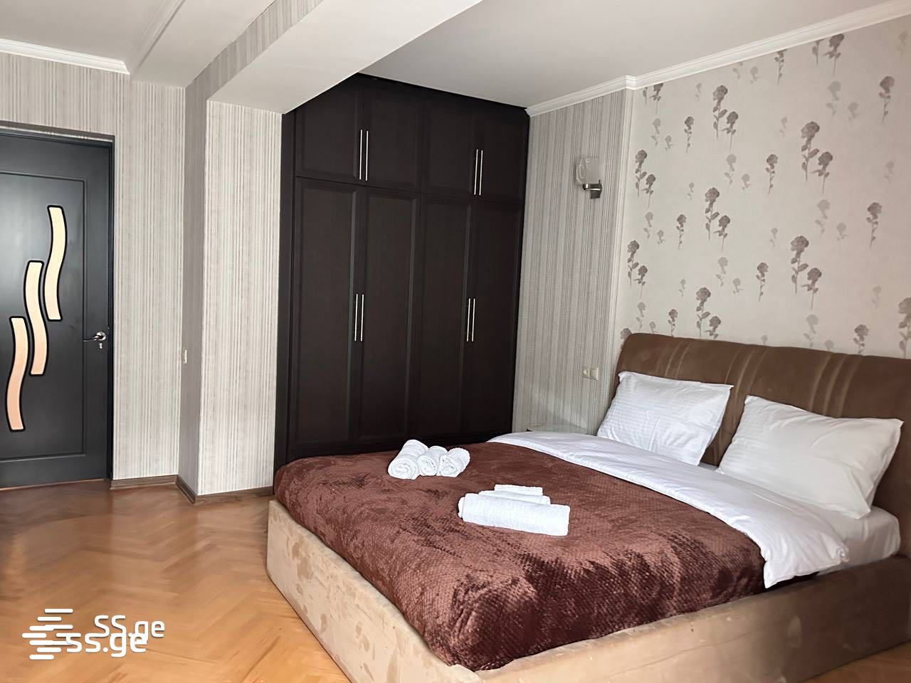 6 room Flat For Rent. Vera - Widok 3