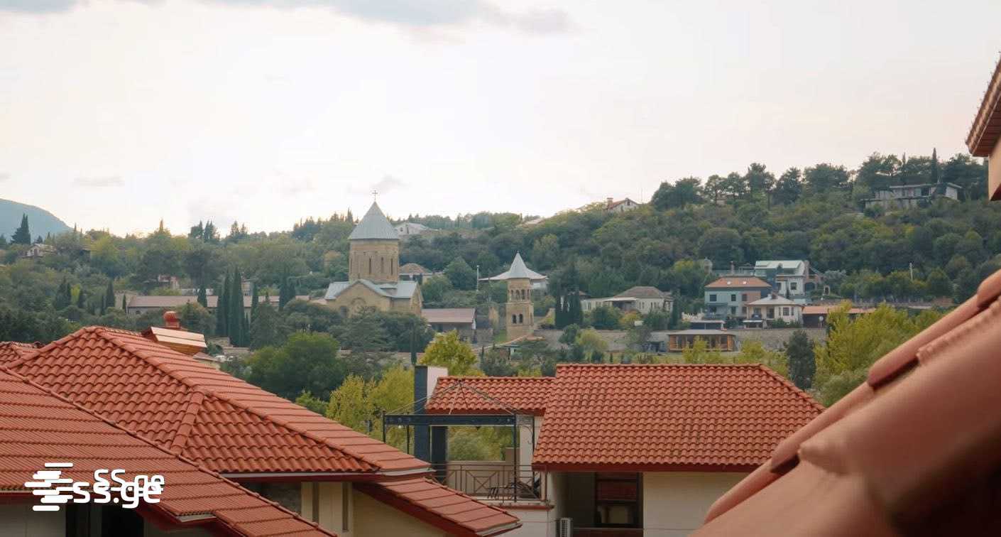 8 Room Private House For Sale, 1 of 4