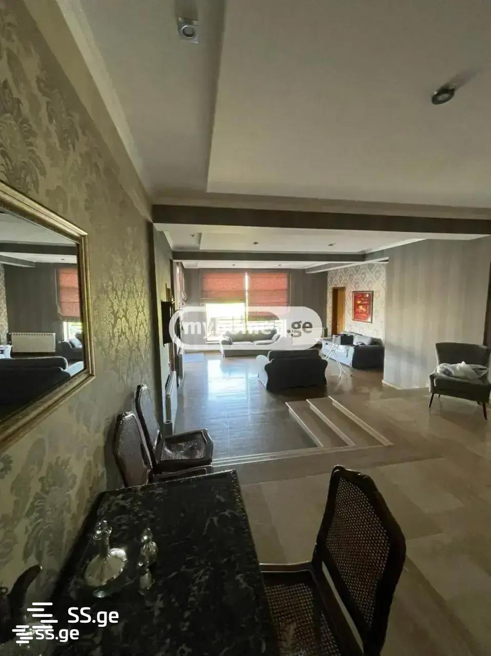 11 Room Private House For Sale