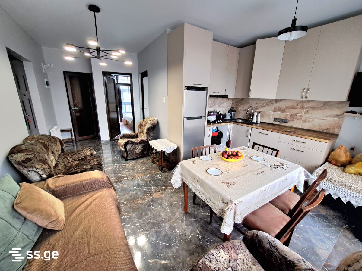2 Room Private House For Rent. Batumi, 2 of 12
