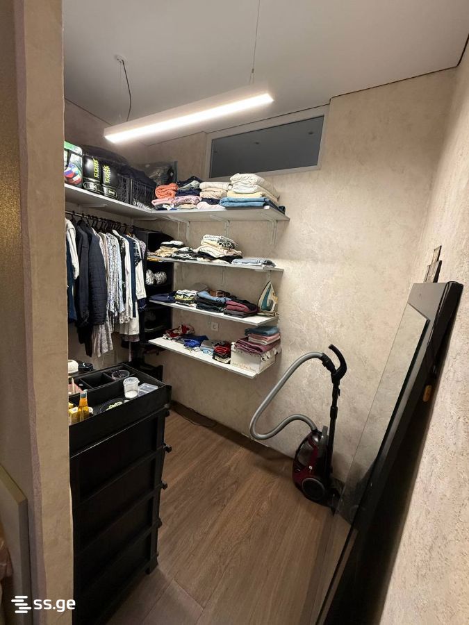 3 Room Flat For Sale