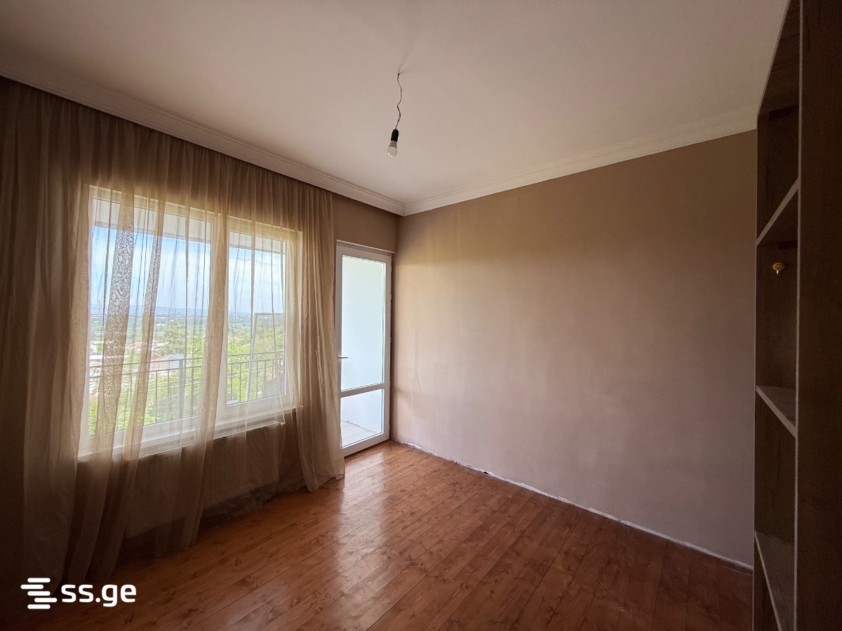 9 Room Private House For Rent. Rustavi view 6
