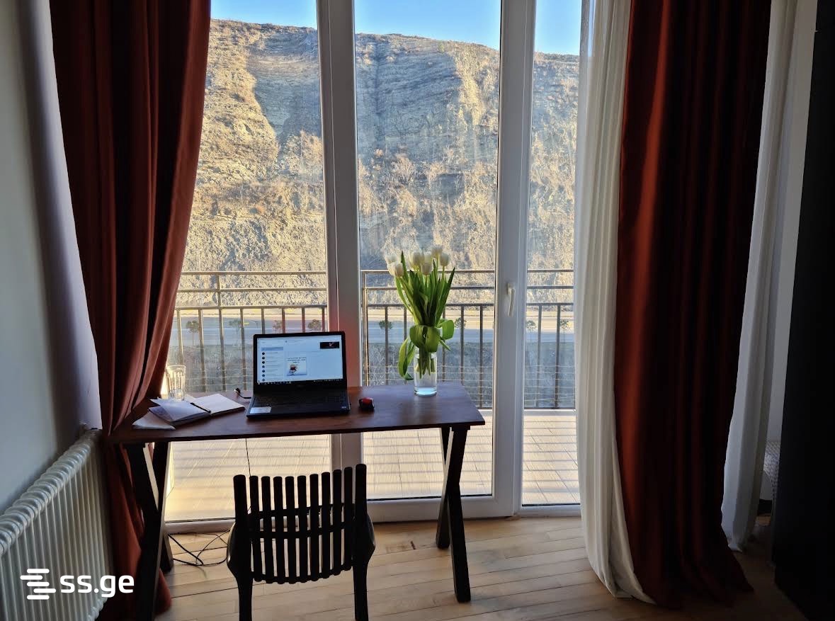 18 Room Hotel For Rent. Vake view 13