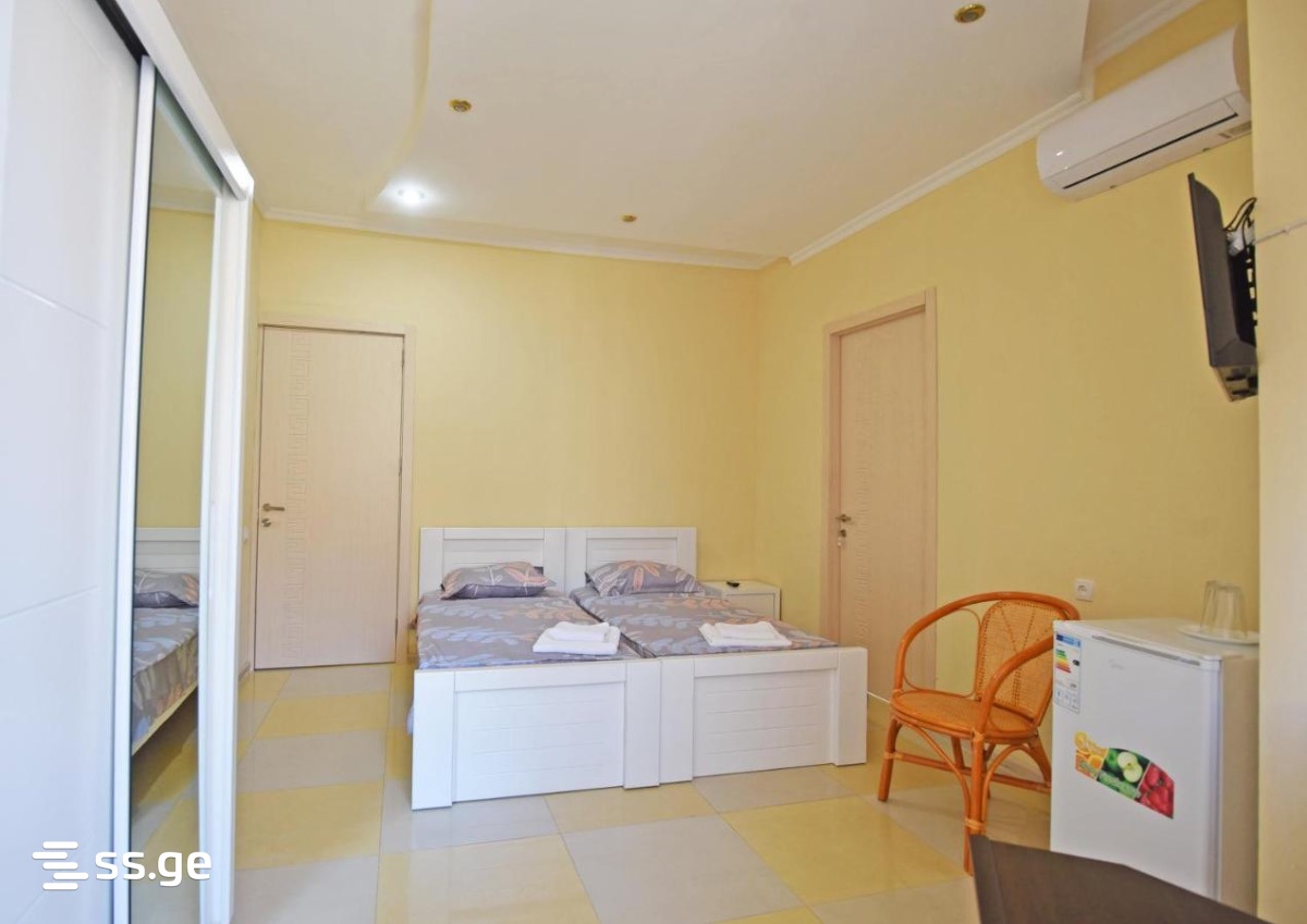 18 Room Hotel For Rent. Vake view 4