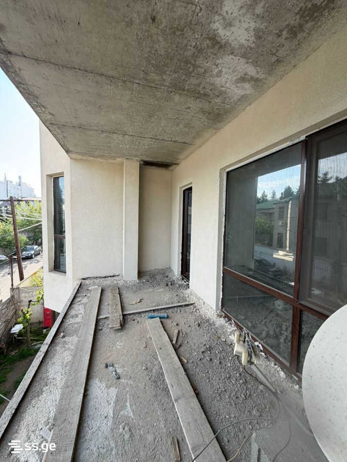 8 Room Private House For Sale view 5