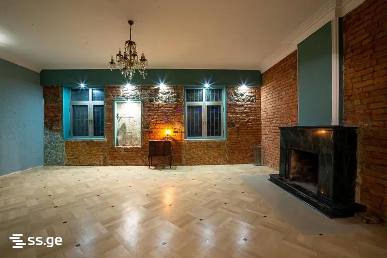 9 Room Private House For Sale, 1 of 4