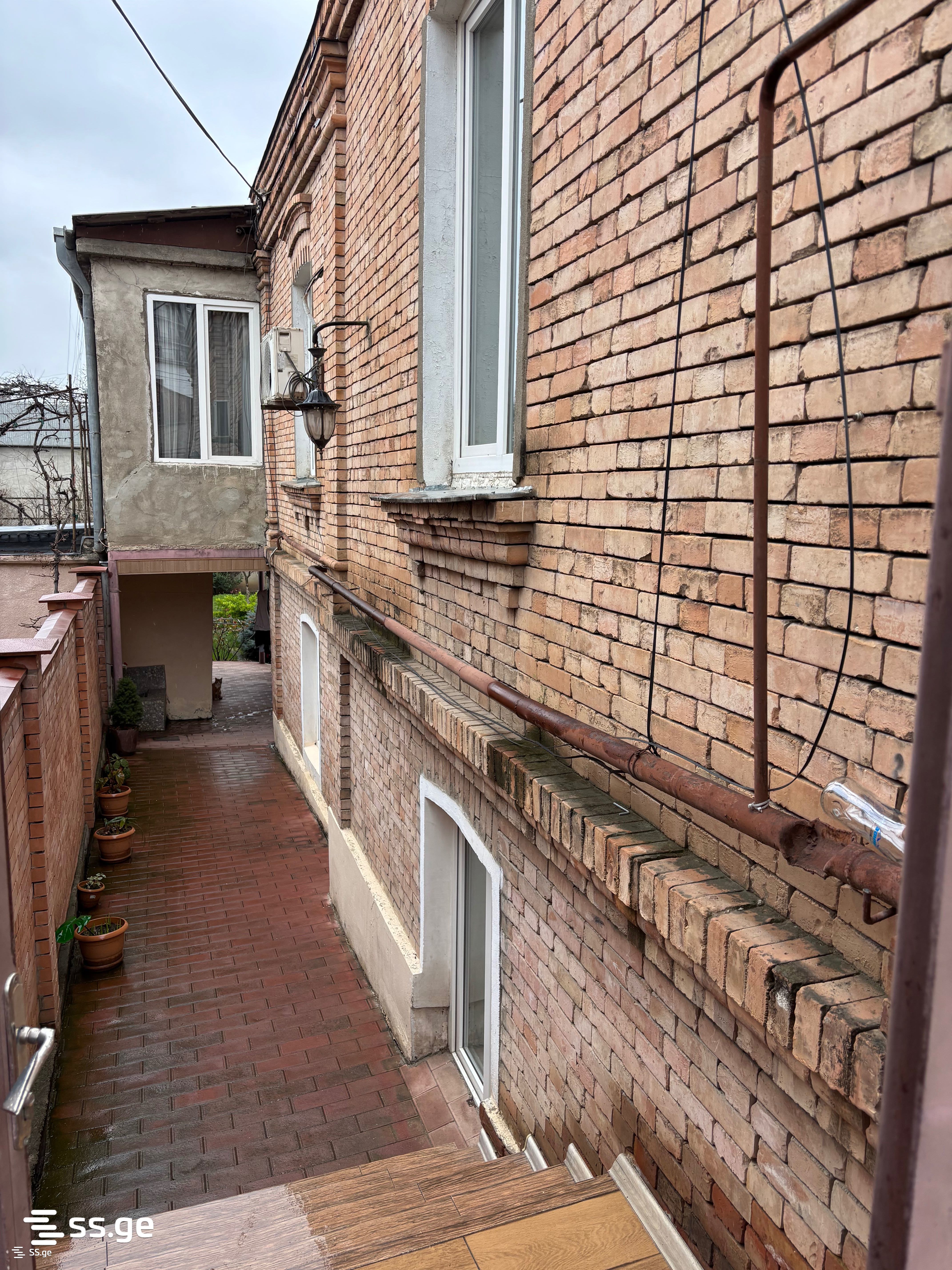 6 Room Private House For Sale view 9