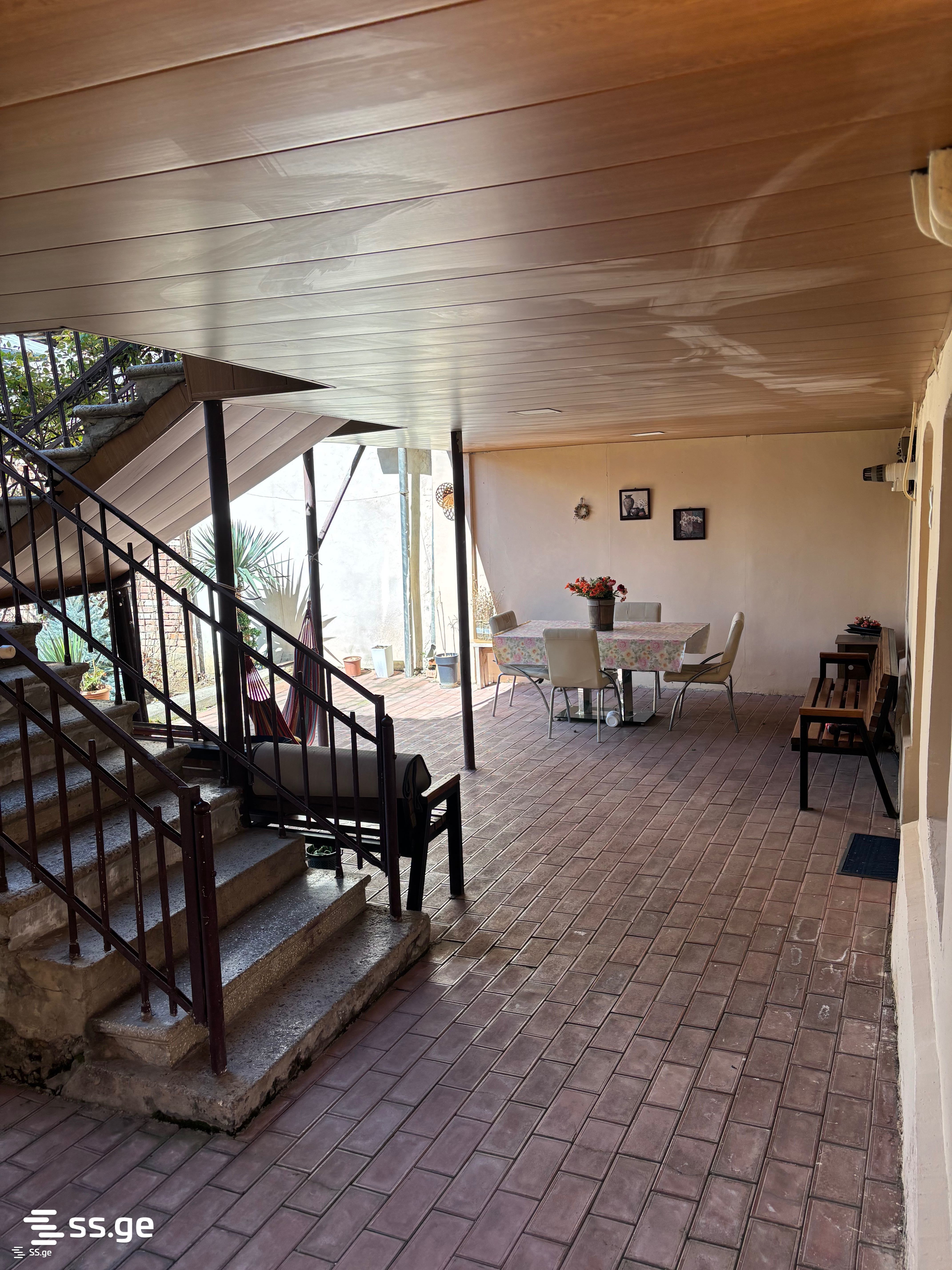 6 Room Private House For Sale view 1