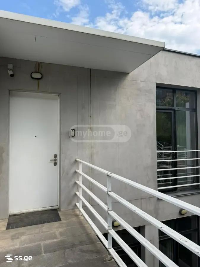 7 Room Private House For Rent. Lisi Lake, 2 of 12