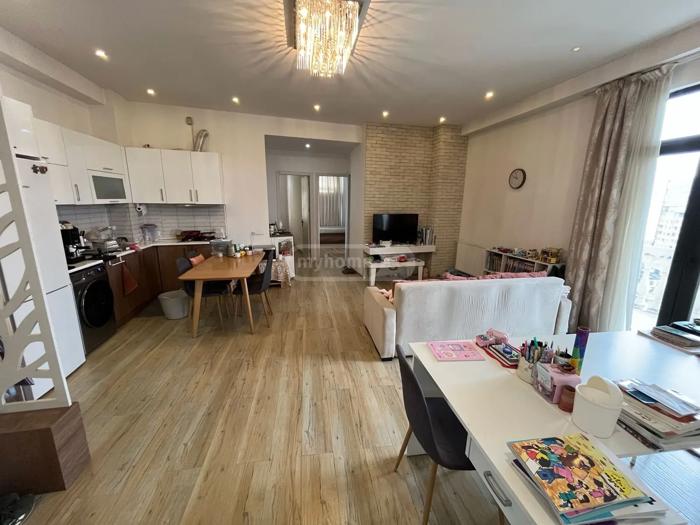 https://static.ss.ge/20260517/18_a5bf6ce1-e0fa-4661-895f-fcfb6c9fe9de_Thumb.jpg