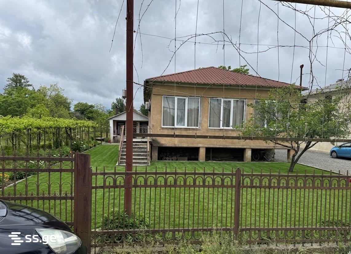 5 Room Private House For Sale view 1
