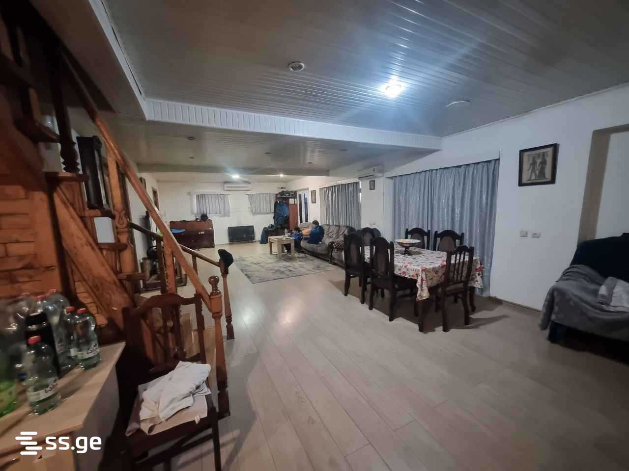 8 Room Private House For Sale view 13