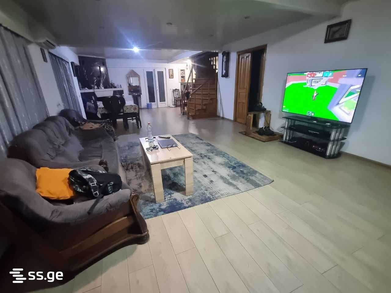 8 Room Private House For Sale view 10
