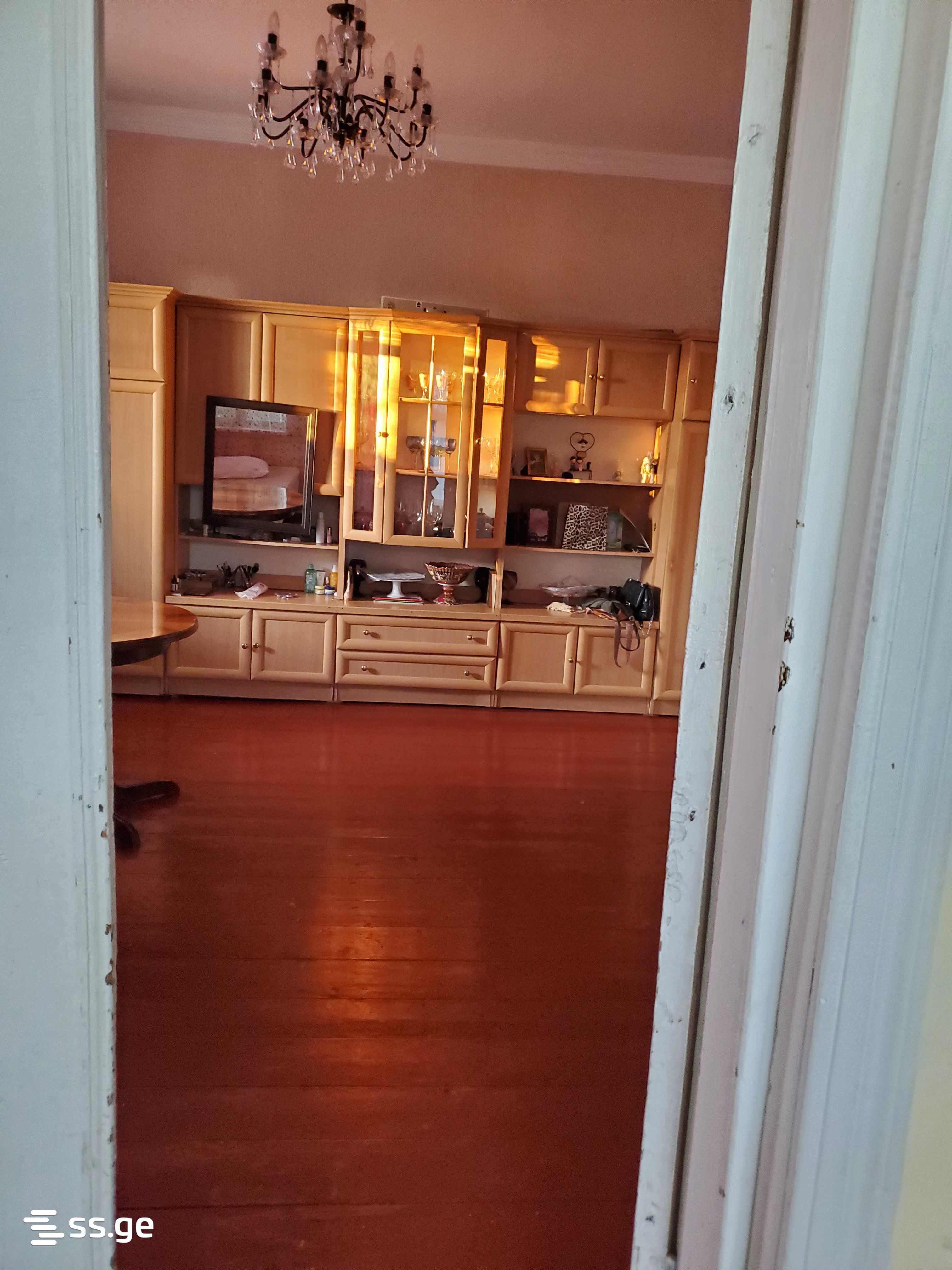 6 Room Private House For Sale view 1