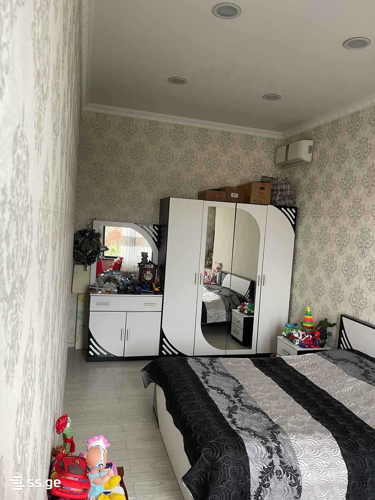 4 Room Flat For Rent. Poti view 8