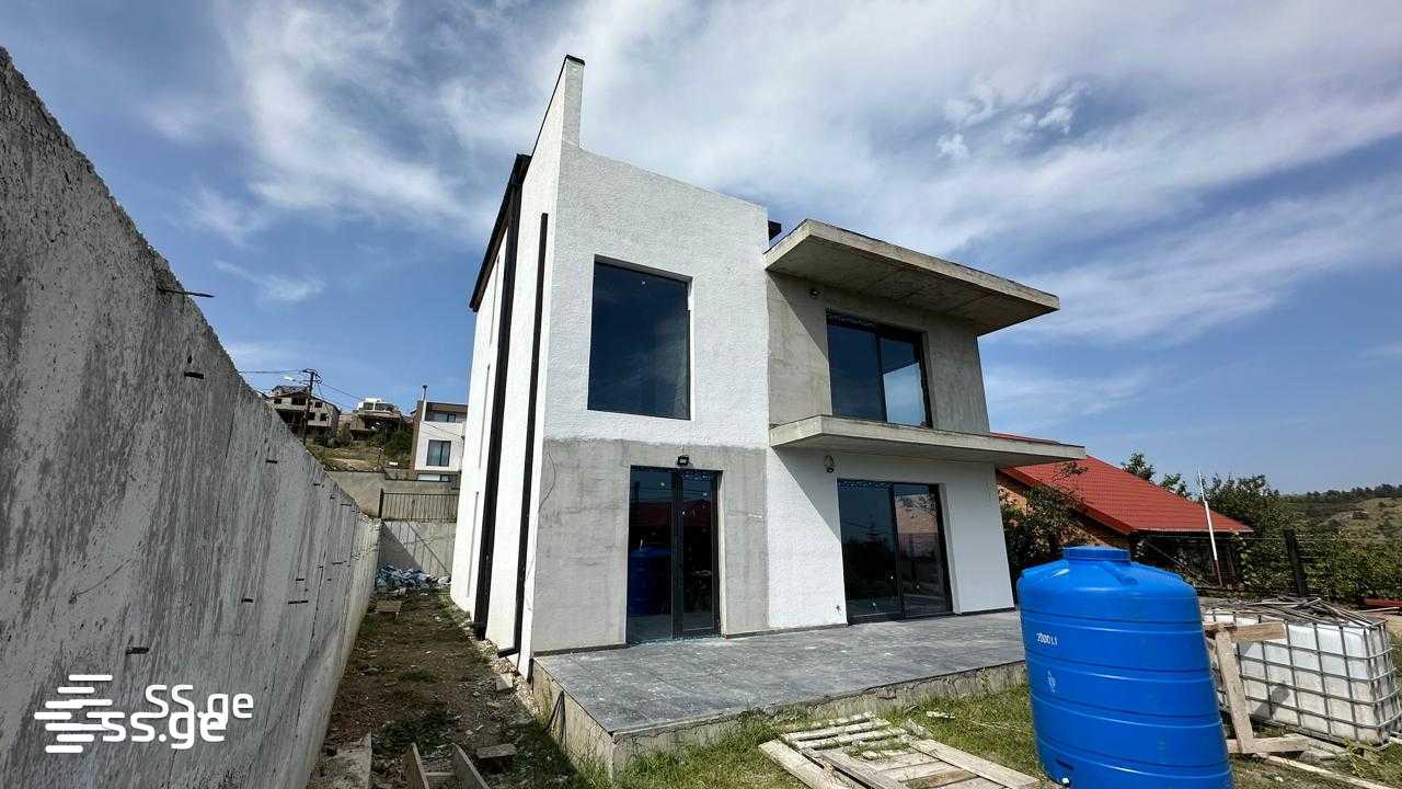 იყიდება 6-ოთახი კერძო სახლი view 2