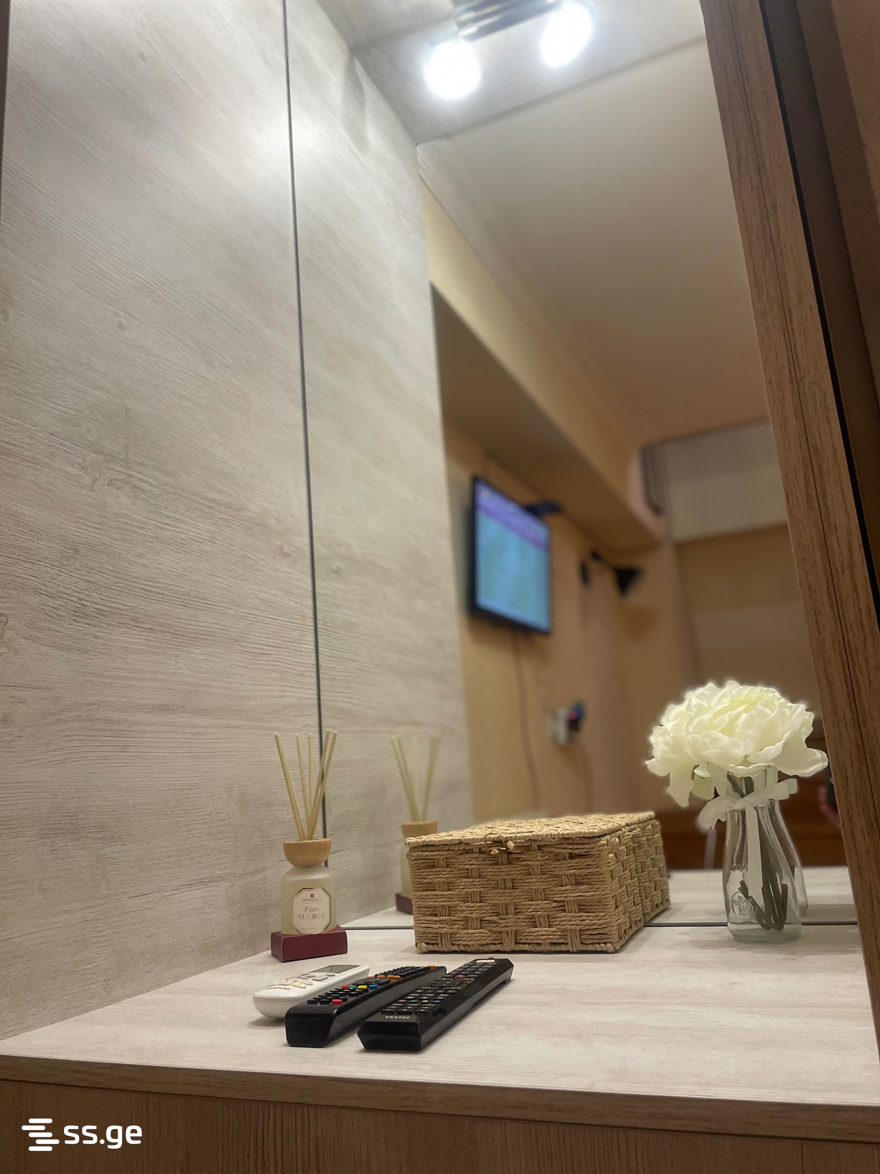 3 Room Flat Daily Rent. Sololaki view 5